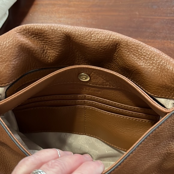 Michael Kors Leather Bag Brown Saffiano Gold Hardware & Tassel - Picture 7 of 14